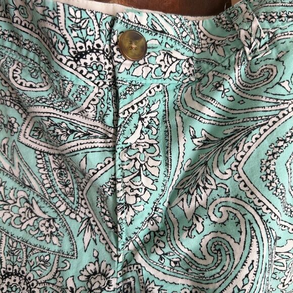Old Navy Green Paisley Women's Shorts - Picture 2 of 14